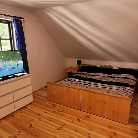 Murowany W Dolinie Symsarny *