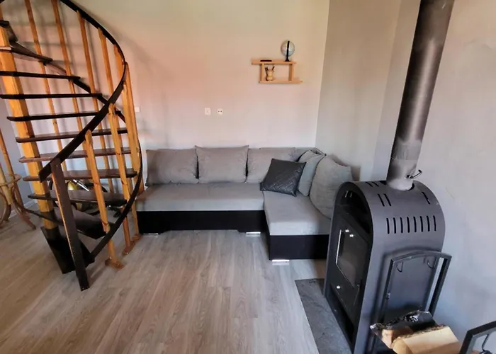 Murowany W Dolinie Symsarny