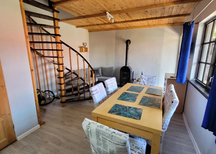 Murowany W Dolinie Symsarny